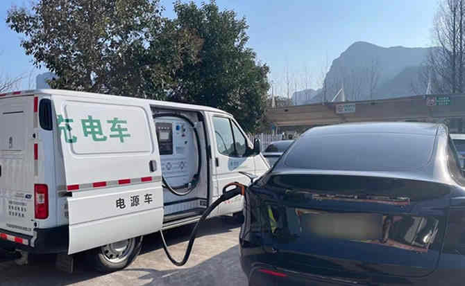 会泽汽车搭电